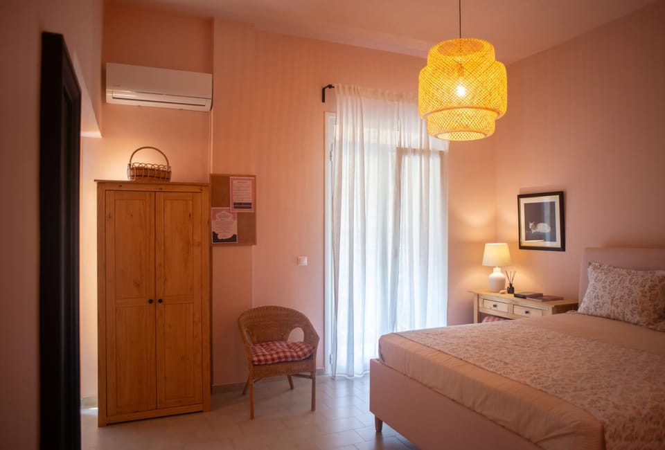 Bed, Bedroom, wardrobe, air conditioner