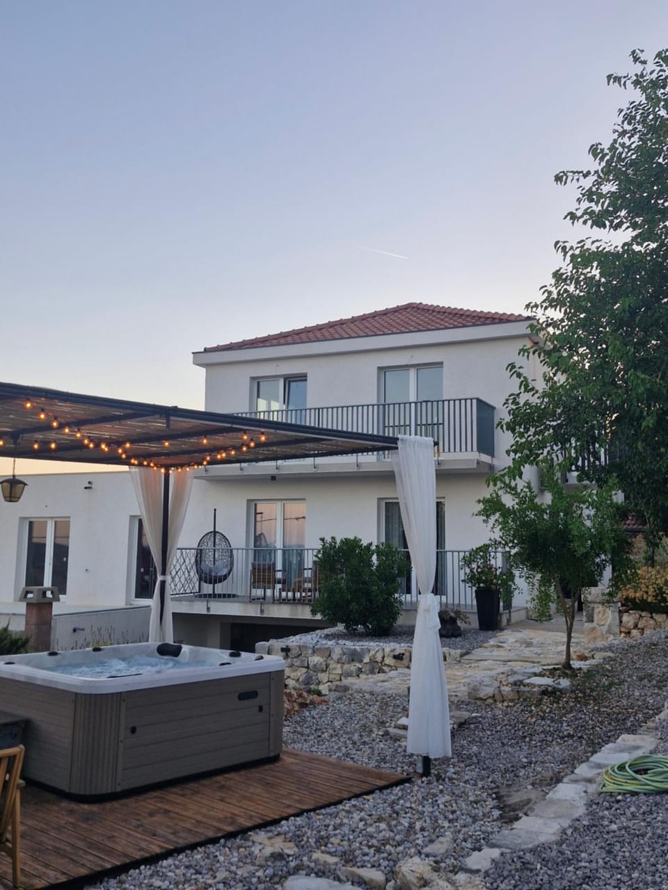 Rural home Basin dvor with jacuzzi House in Šibenik-Knin County, Croatia