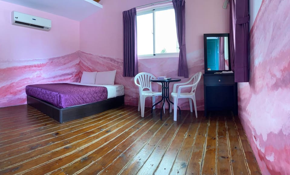 J Lin Hostel Chalet in Hengchun Township