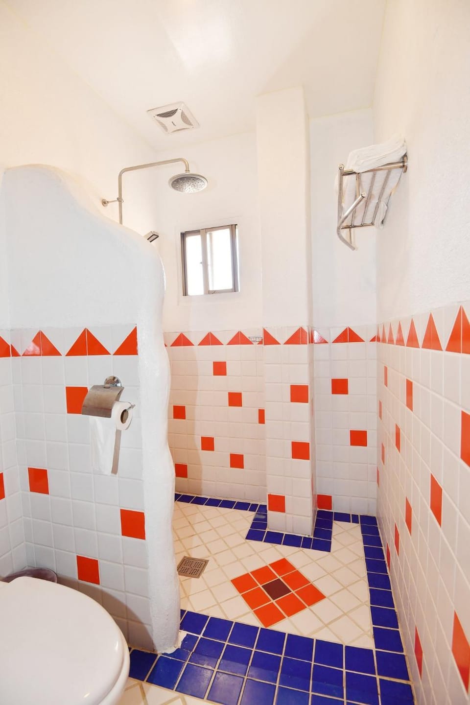Rock House Bed and Breakfast in Hengchun Township