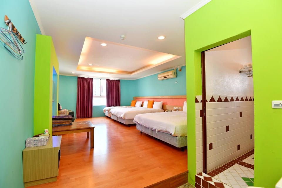 Rock House Bed and Breakfast in Hengchun Township
