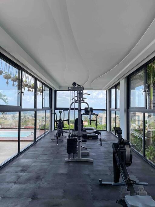 Fitness centre/facilities, Sea view