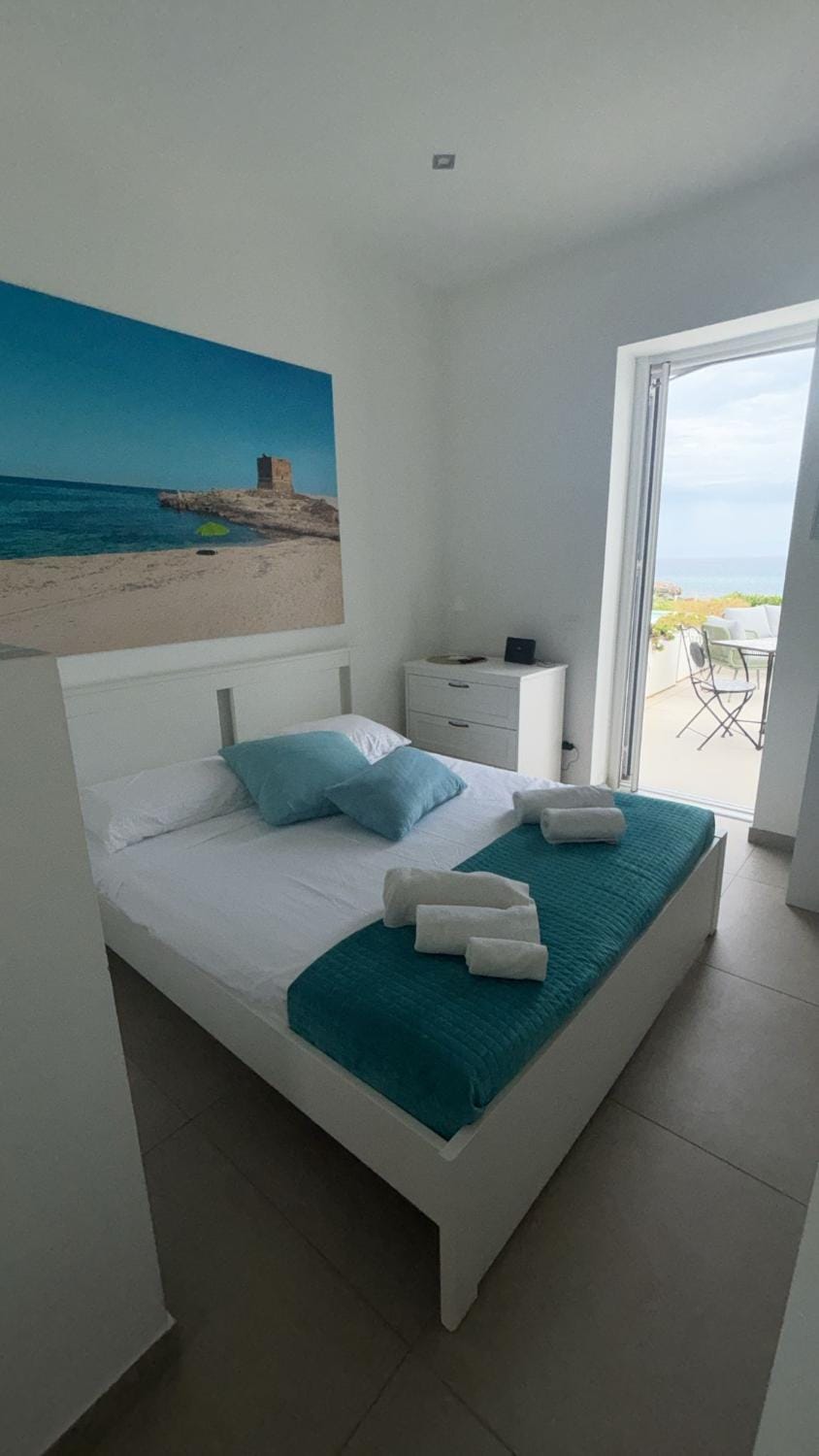 Bed, Natural landscape, Bedroom, Sea view, towels