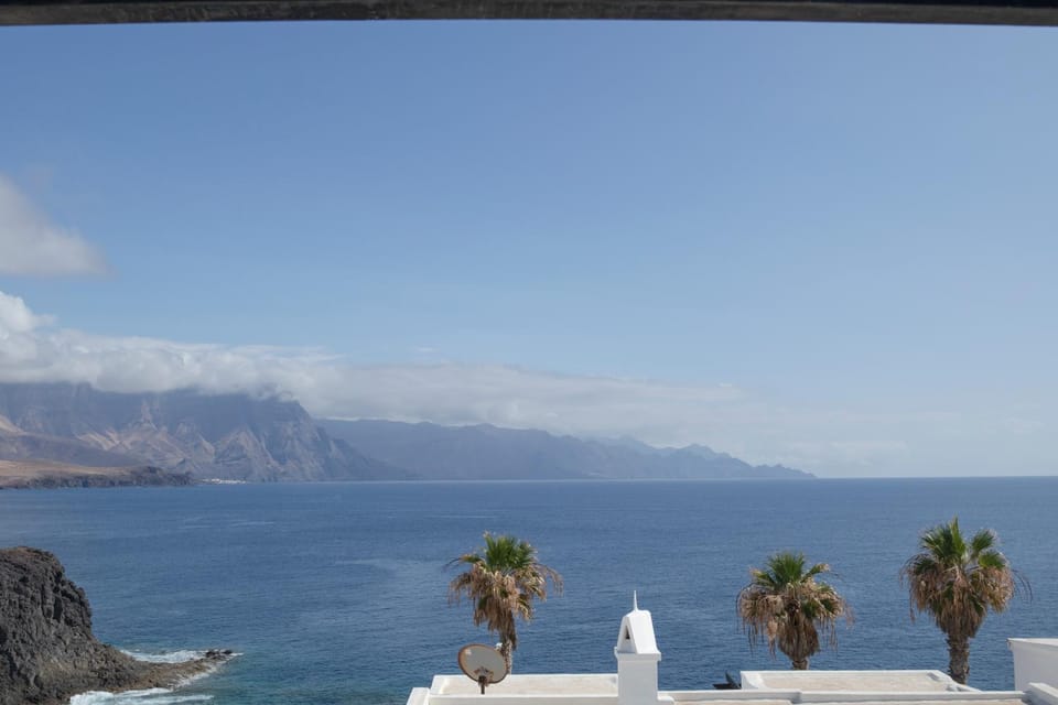 Mountain view, Sea view