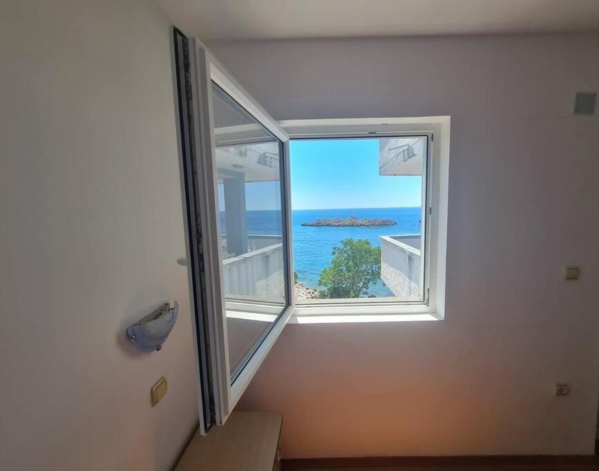 The View Sveti Stefan V2 Apartment in Sveti Stefan