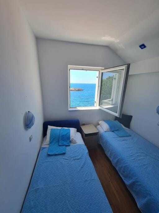 The View Sveti Stefan V2 Apartment in Sveti Stefan