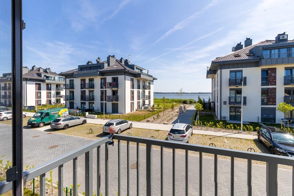 Day, Neighbourhood, Natural landscape, River view, Location, Parking