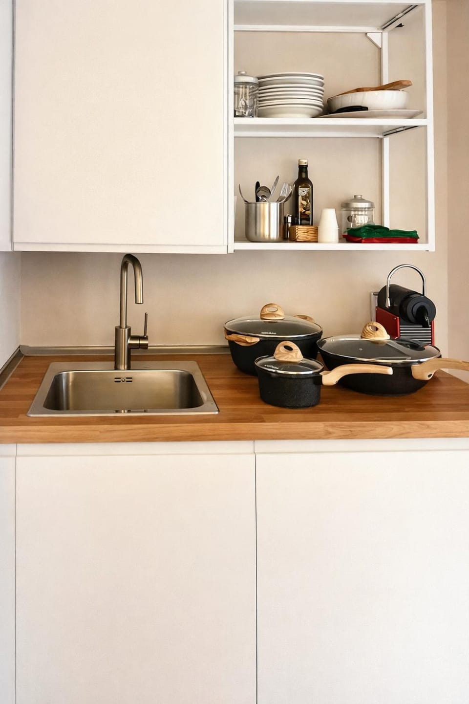 Kitchen or kitchenette, kitchen