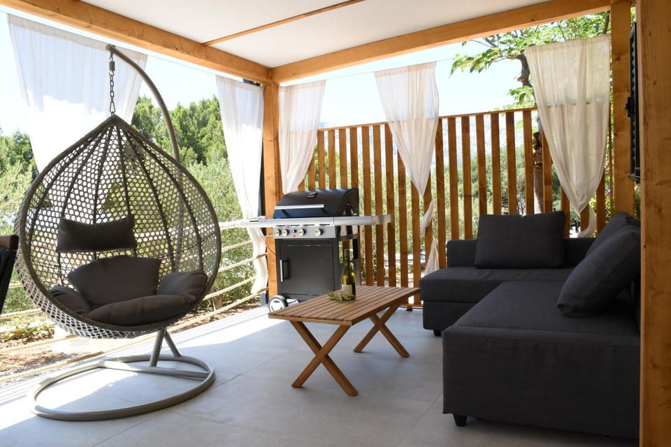 Patio, Day, BBQ facilities, Garden, Seating area