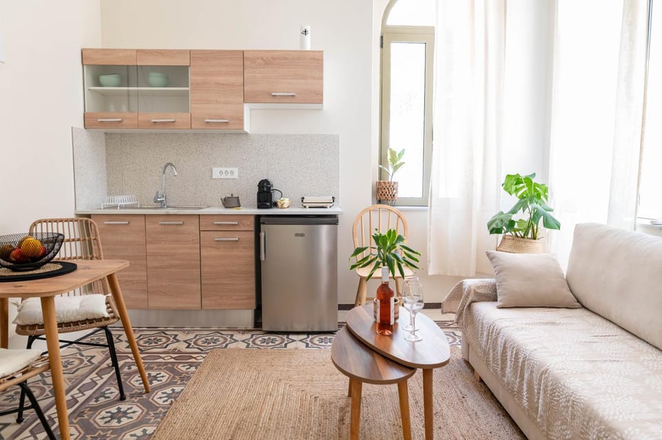 Living room, Seating area, oven