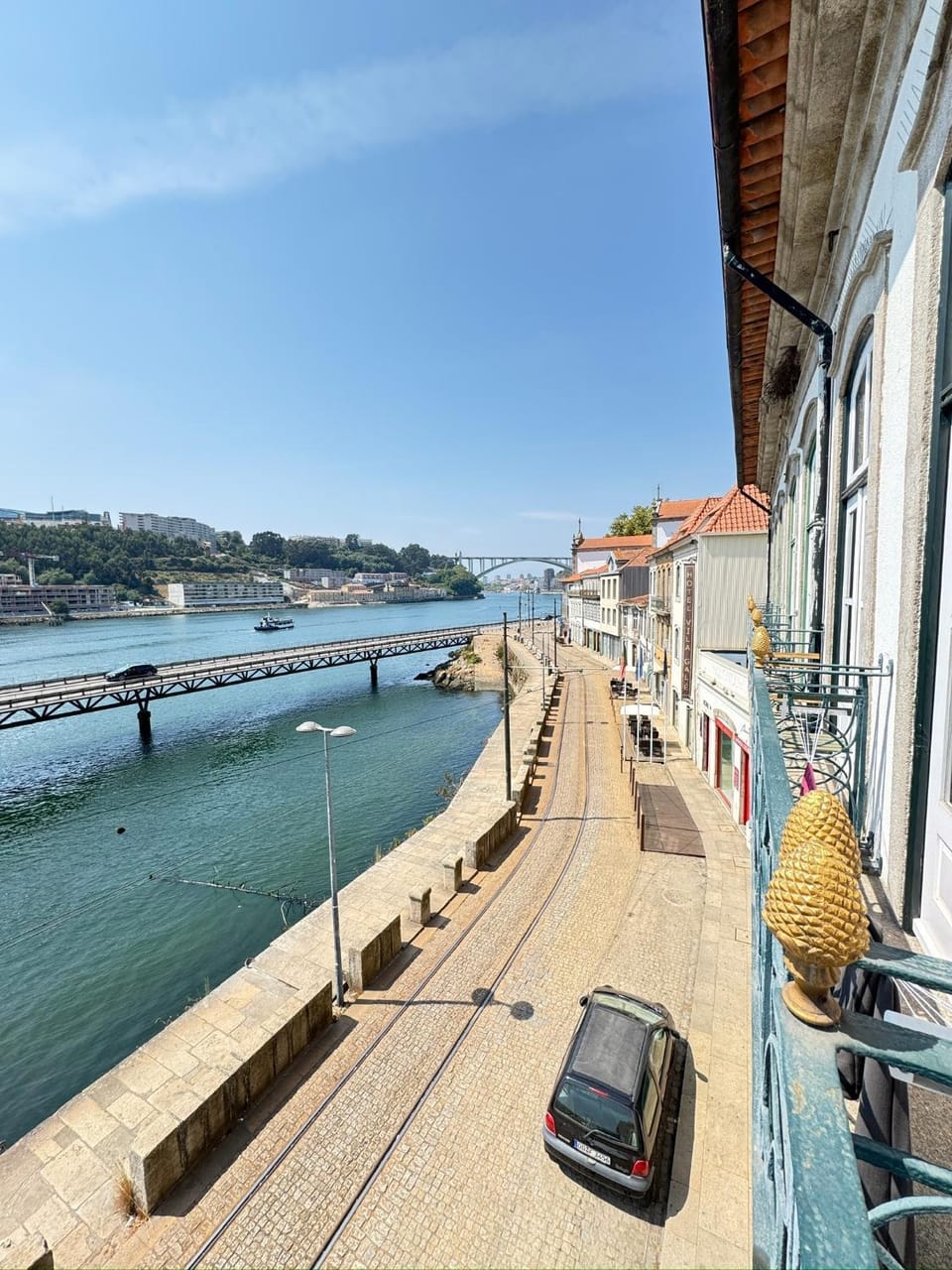 Property building, Day, Hiking, City view, River view, Location, Parking