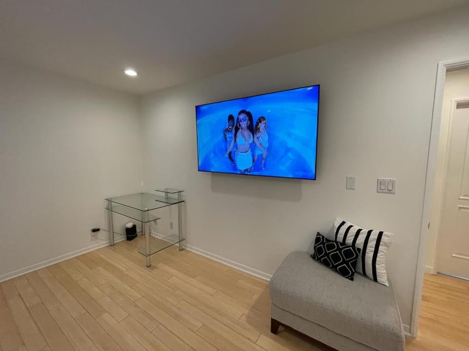 Charming Bright Traditional Home in Sherman Oaks Vacation rental in Sherman Oaks