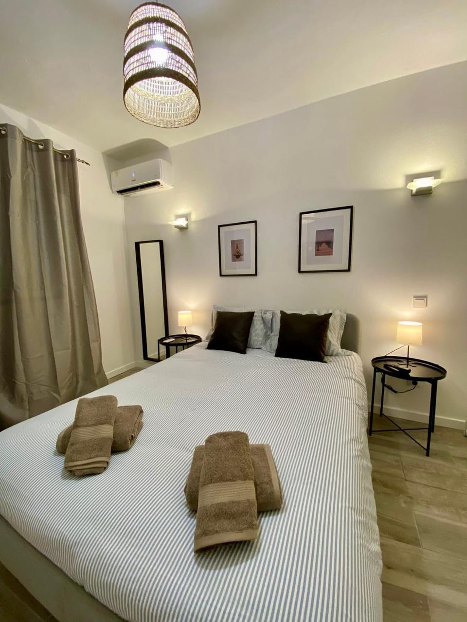 Seating area, Bedroom