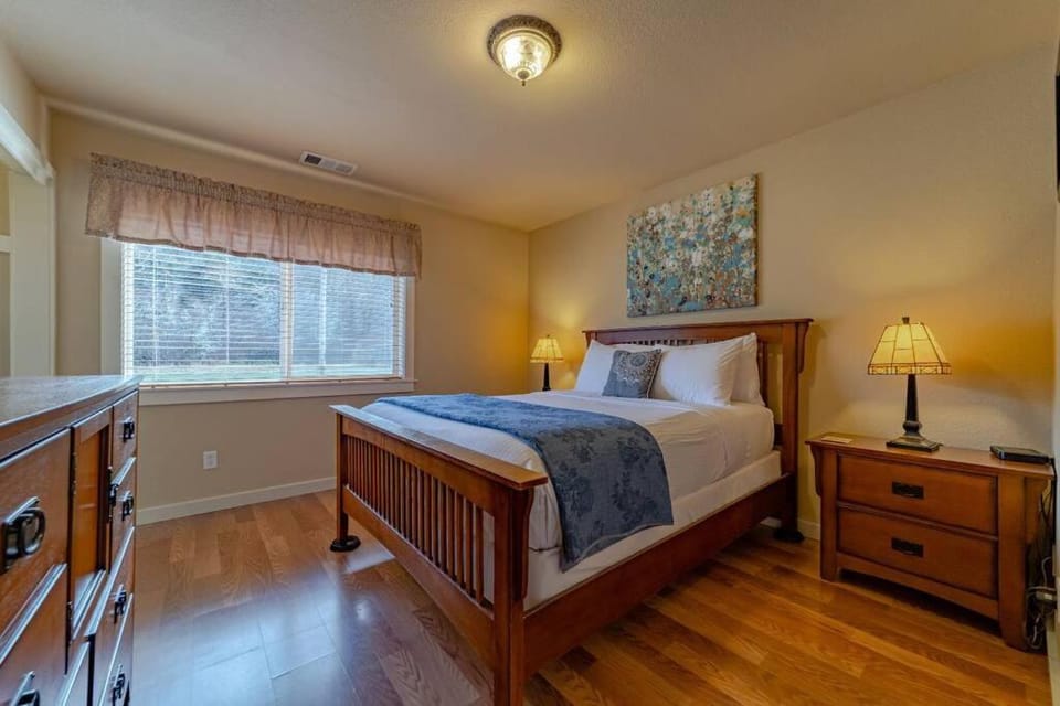 Elk Meadow Cabins 17A Gold Rush Suite Cabin in California