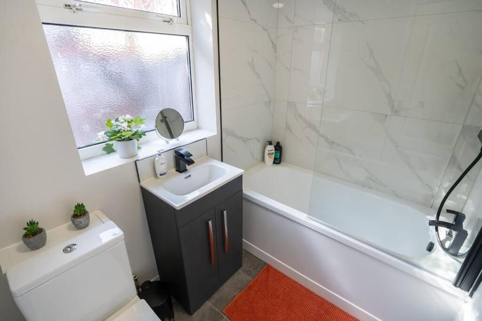 2BR Home near Bishop Auckland - Free Parking -WiFi House in England
