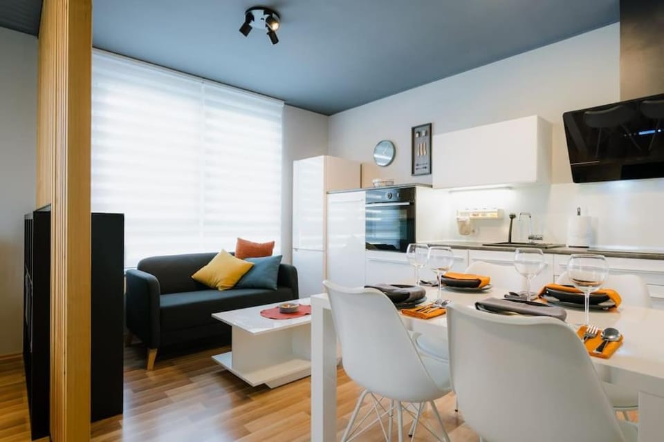 Kitchen or kitchenette, Living room, Seating area