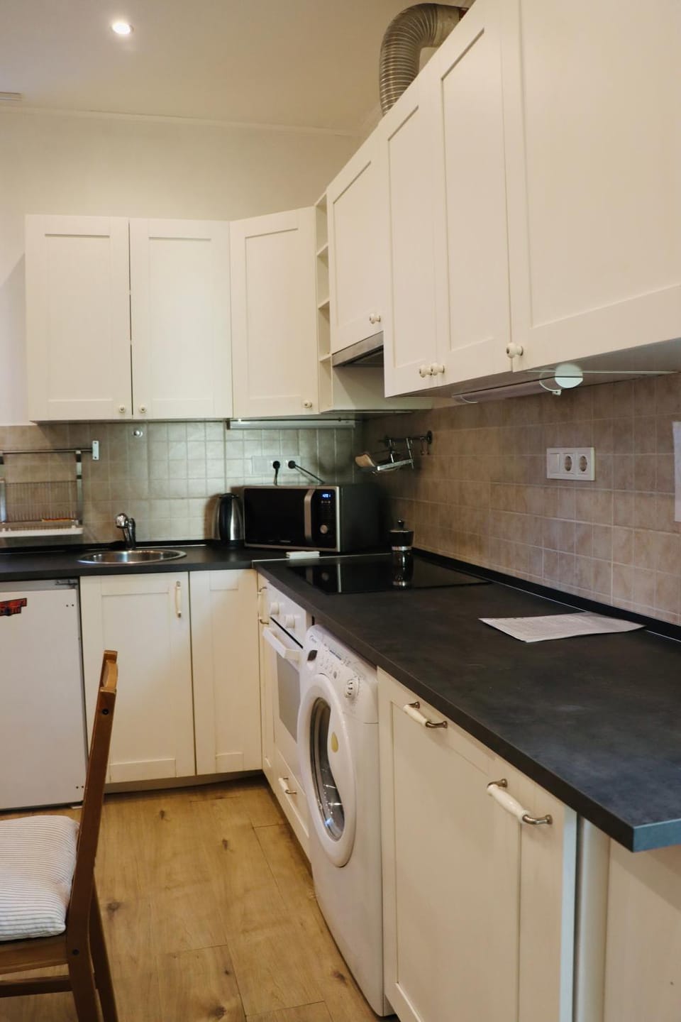 Kitchen or kitchenette, dishwasher, pet friendly, stove, washing machine
