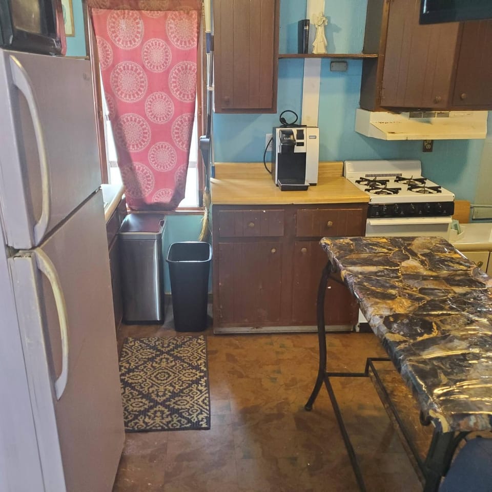 ARMANI MANOR Rustic UNIT 2 Apartment in Wildwood