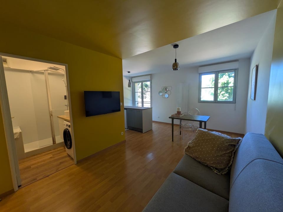 Studios TOUT INCLUS - Calme avec proximité du Centre Ville Apartment in Blois