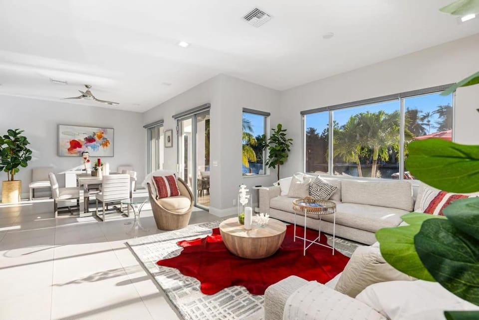 Living room, Dining area