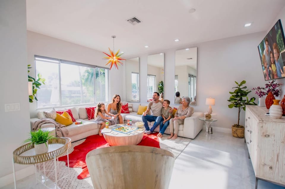 VILLA ST-BARTH Waterfront w htd pool by VIAC Villa in Wilton Manors