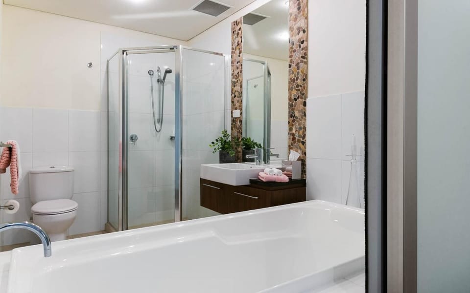 Shower, Toilet, Bathroom, Bath