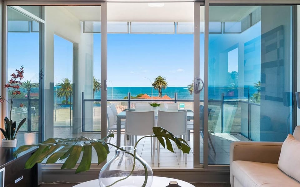 View (from property/room), Balcony/Terrace, Seating area, Sea view