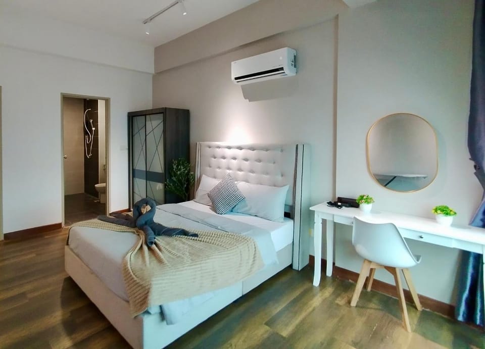 Bed, Photo of the whole room, Bedroom, air conditioner