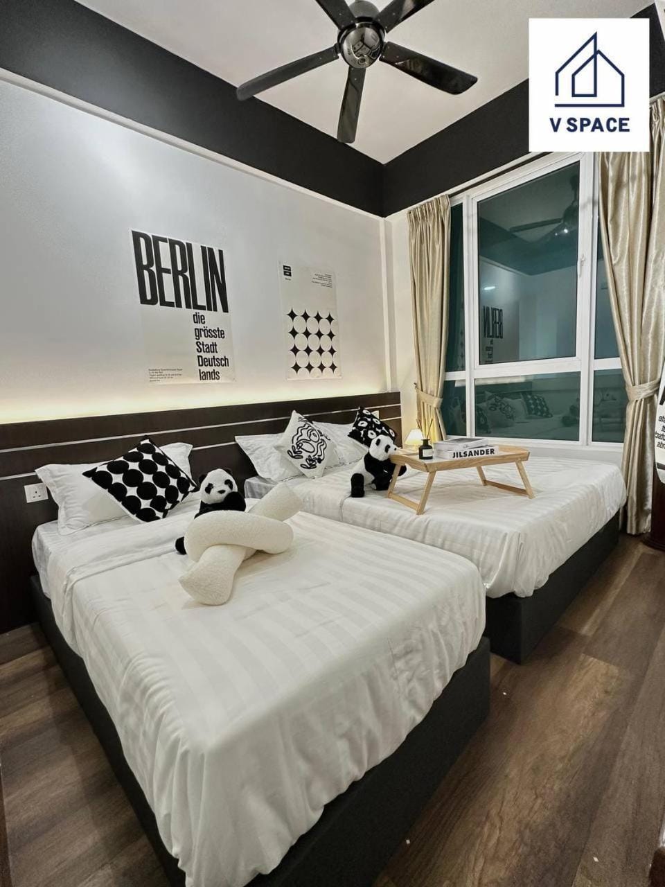 Bed, Property logo or sign, Photo of the whole room, Bedroom, fireplace, towels, air conditioner