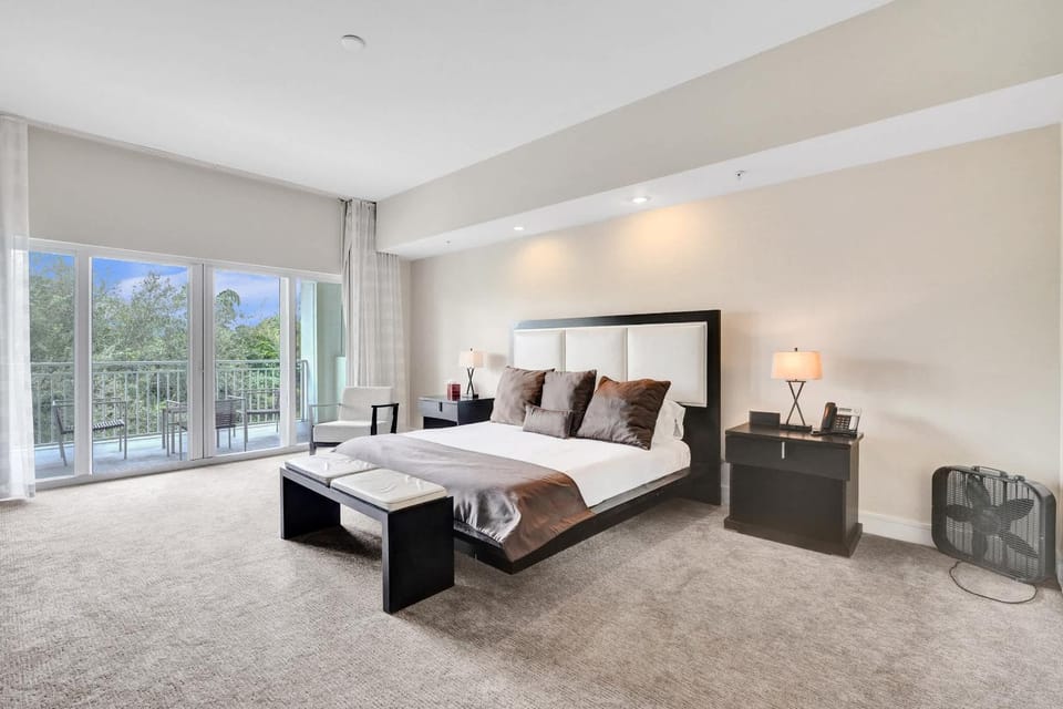 Bed, Balcony/Terrace, Bedroom