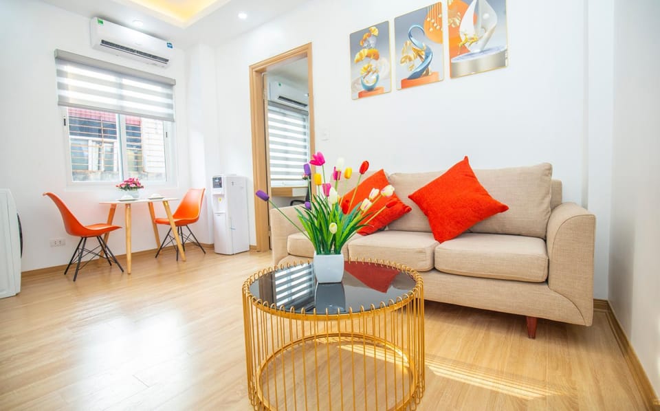Living room, Seating area, Dining area, air conditioner