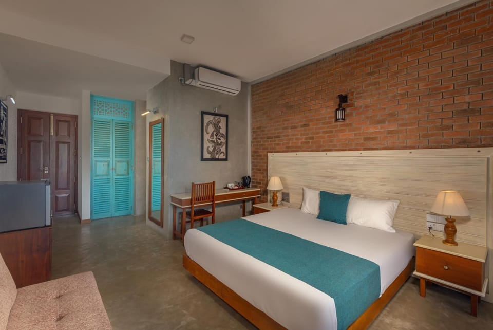 Bed, TV and multimedia, Bedroom, air conditioner