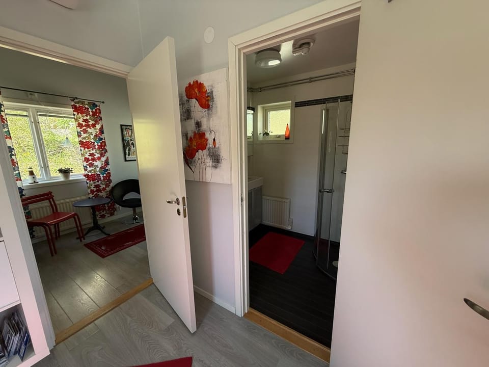 Toilet, Photo of the whole room, Bedroom