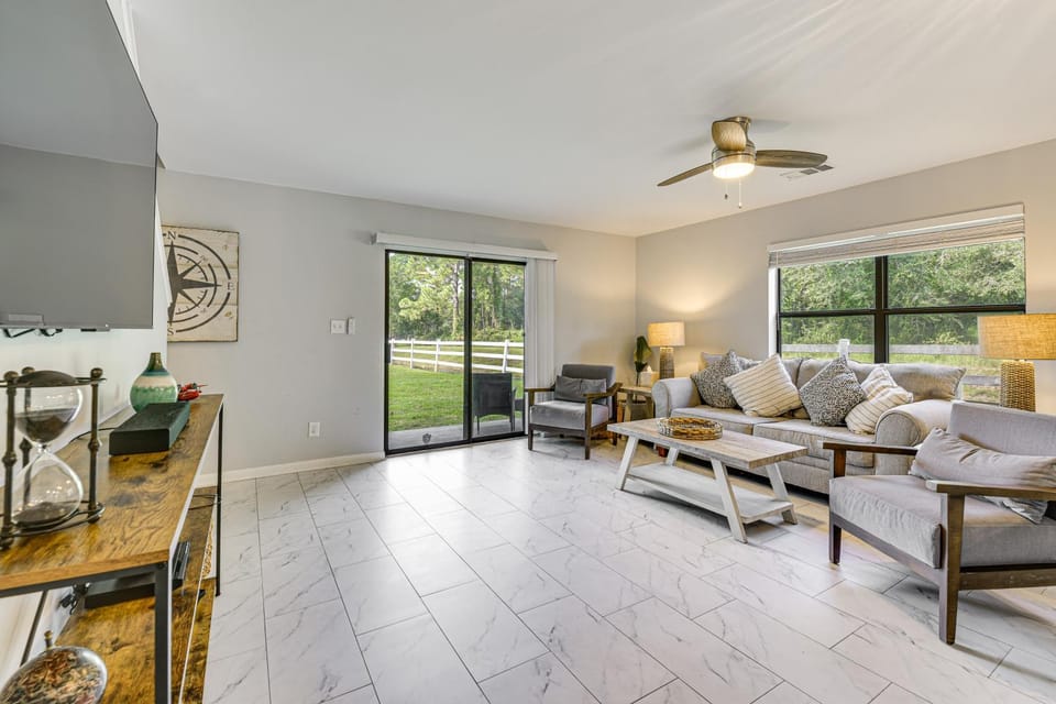10 Mi to Navarre Beach! Waterfront Rental w/ Pool House in Alabama