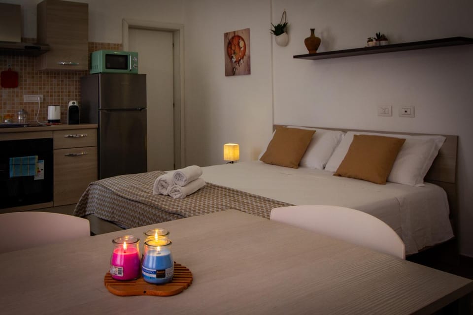 Bed, Kitchen or kitchenette, Photo of the whole room, Bedroom