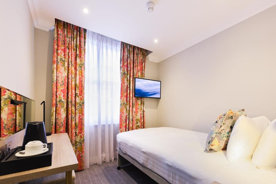 Bed, TV and multimedia, Coffee/tea facilities
