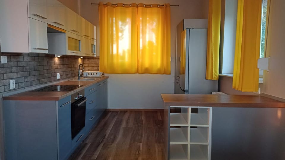 dishwasher, oven, pet friendly, stove, kitchen