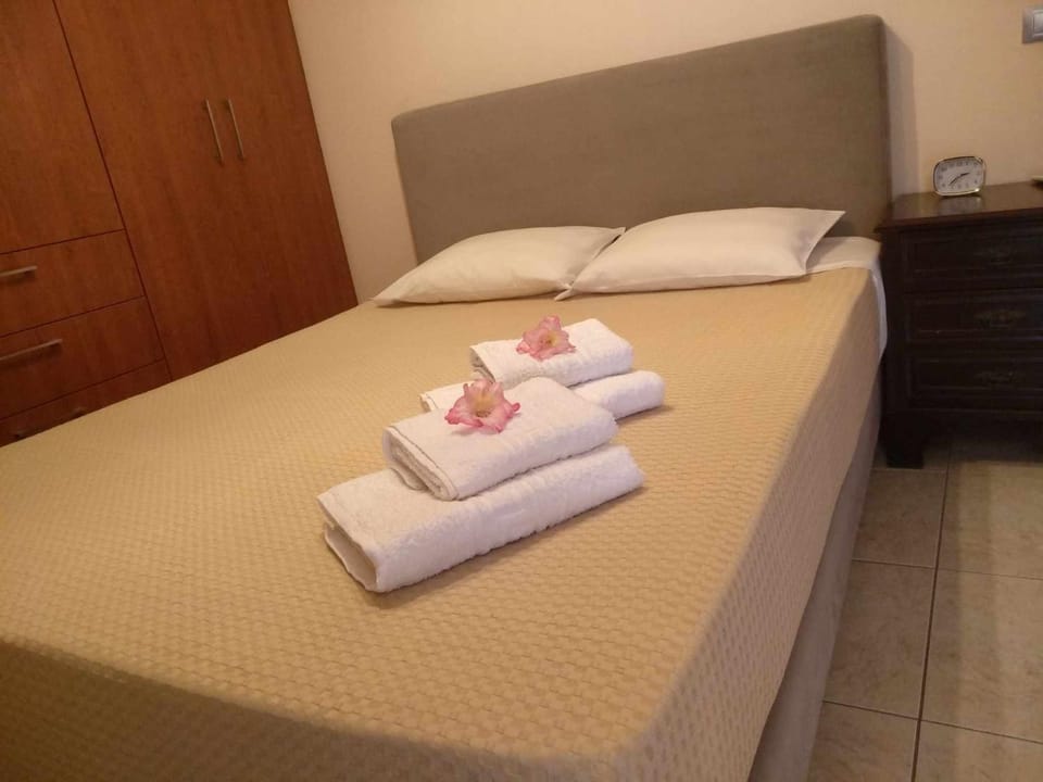 VILLA AVATOS 3 - Near to the port of Rafina and the airport of Athens Bed and Breakfast in East Attica Regional Unit, Greece