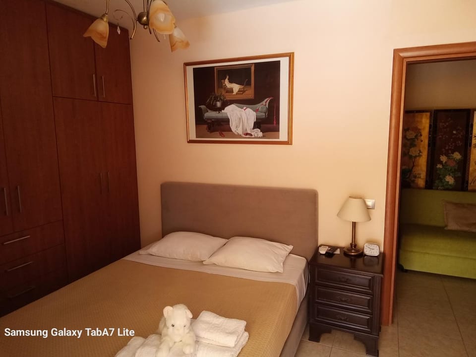 VILLA AVATOS 3 - Near to the port of Rafina and the airport of Athens Bed and Breakfast in East Attica Regional Unit, Greece
