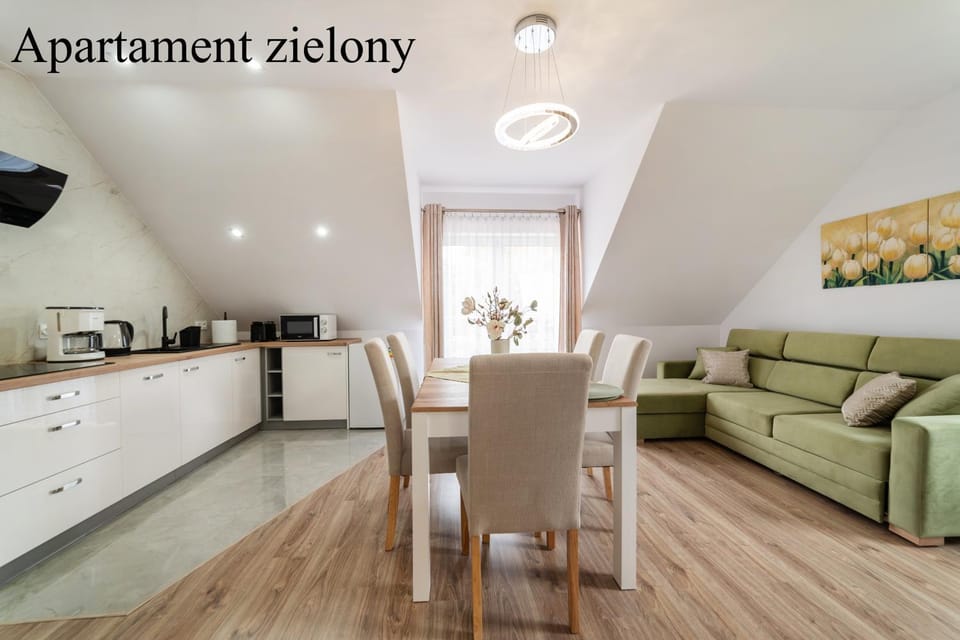 TV and multimedia, Coffee/tea facilities, Kitchen or kitchenette, Living room, Seating area, Dining area