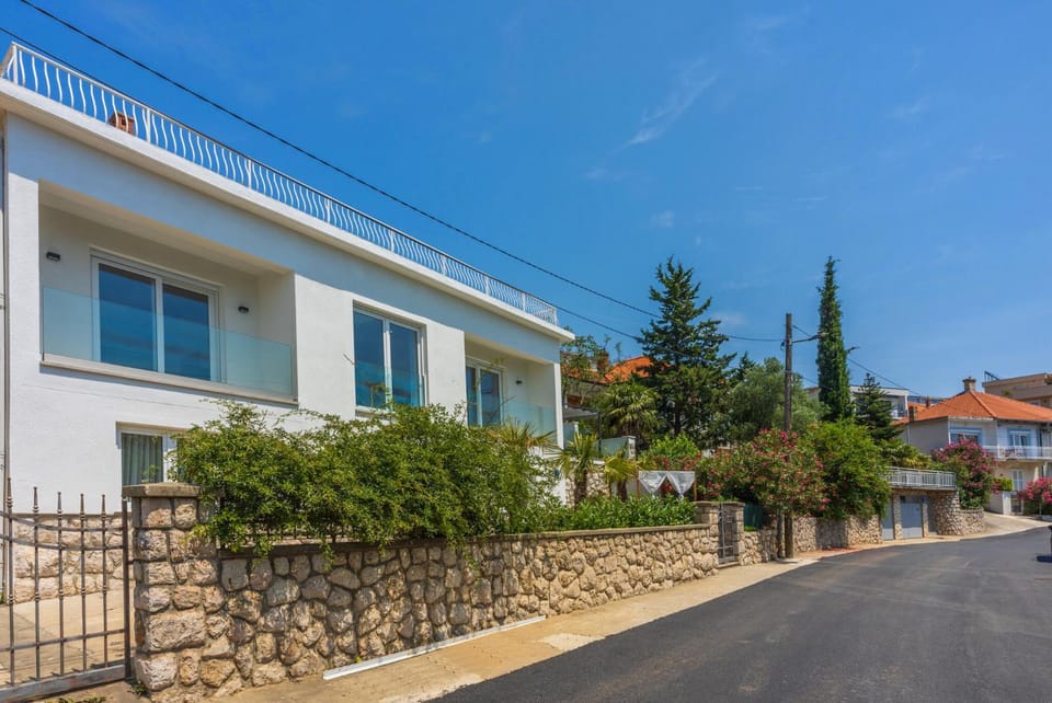 Property building, Street view