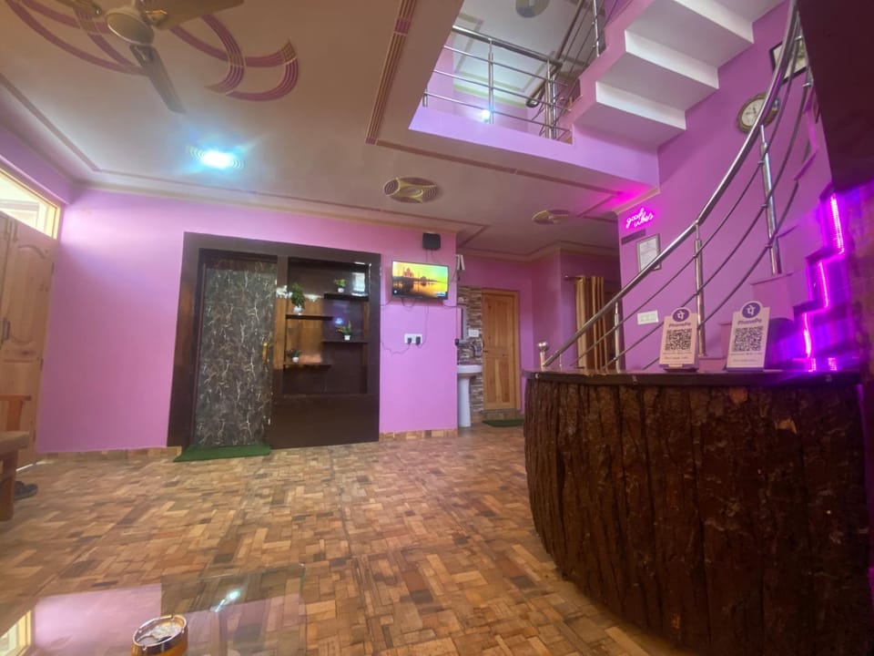 TV and multimedia, Lobby or reception