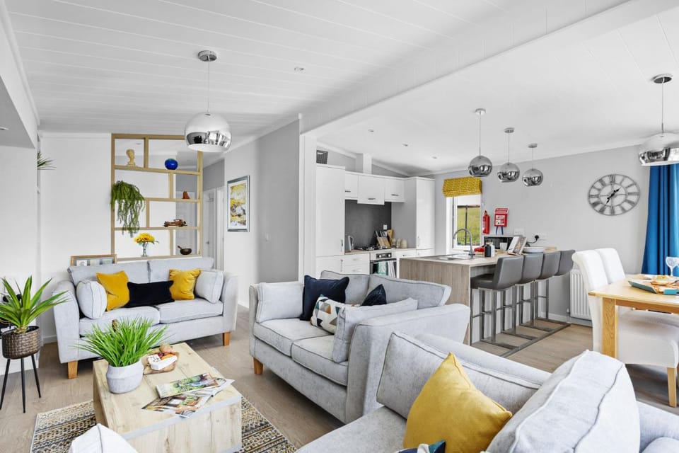 Living room, Seating area, Dining area, kitchen
