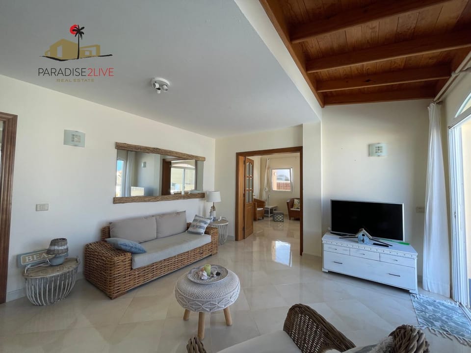Communal lounge/ TV room, TV and multimedia, Seating area