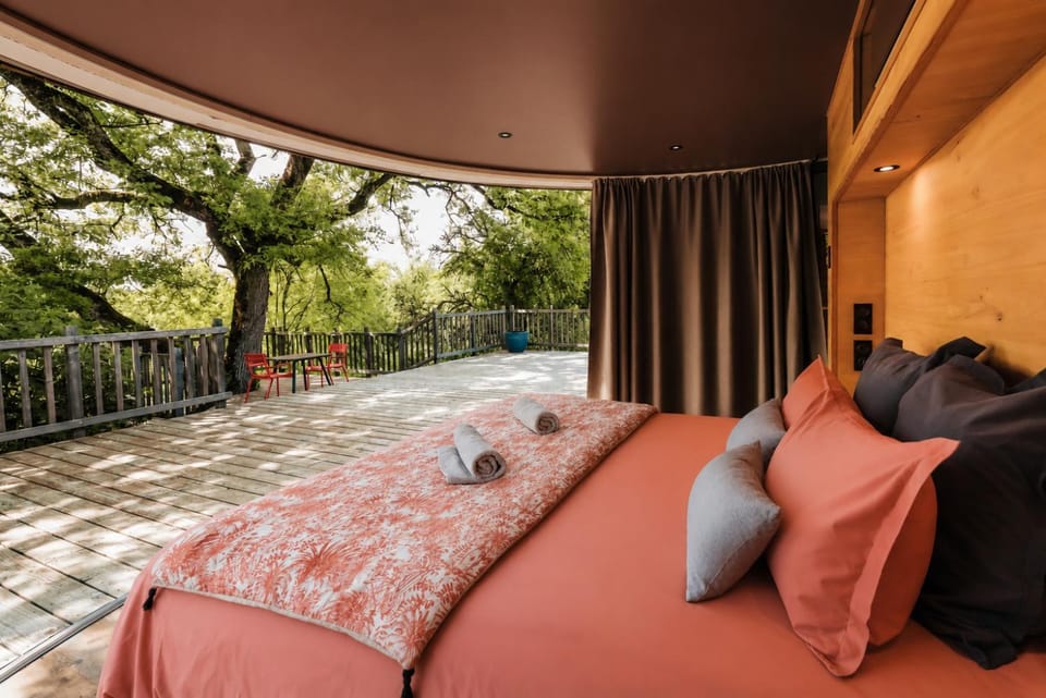 Patio, Bed, Garden view