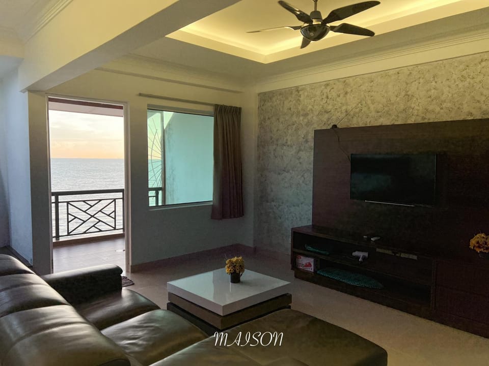 Communal lounge/ TV room, TV and multimedia, Living room, Seating area, Evening entertainment, fireplace