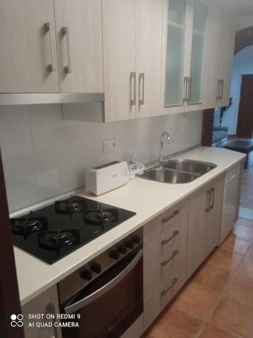 pet friendly, stove