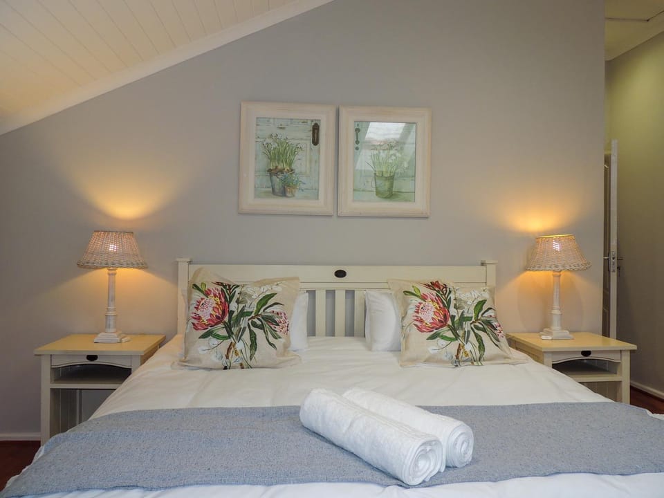 Bedroom, towels