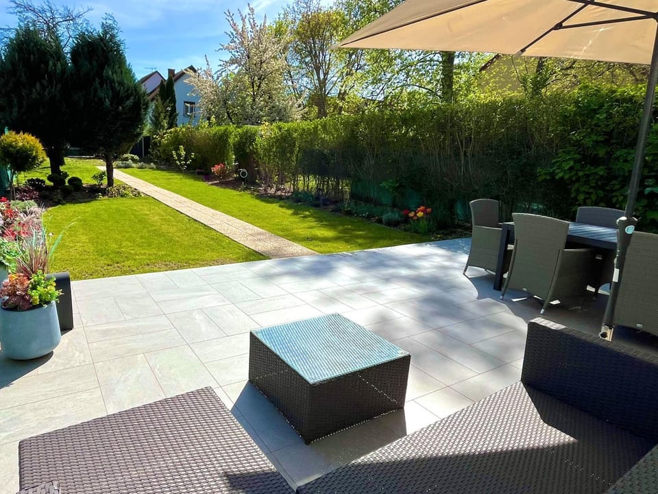 Garden, Seating area, Garden view