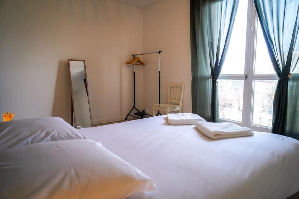 L'Eden Urbain・Stationnement Facile・Proche Centre Apartment in Centre-Val de Loire